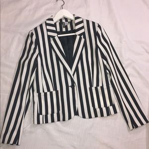 Divided black and white H&M blazer 10